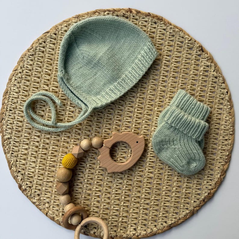 Handmade Newborn Knit Set – Romper, Bonnet & Socks | Bunny Motif Baby Winter Outfit
